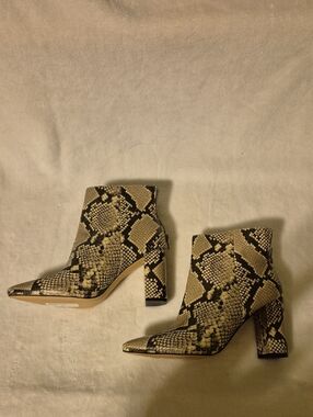 Chelsea & Violet Snake-Print Pointed Toe Ankle Boots in Beige and Black